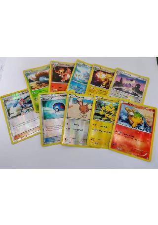 Lote de 9 Cartas de Pokémon Reverse Foil - Slightly Played em